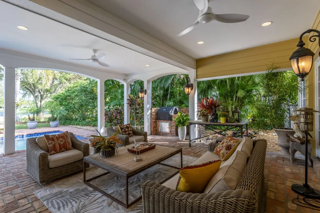 2883 Banyan Boulevard Circle NW Boca Raton FL 33431