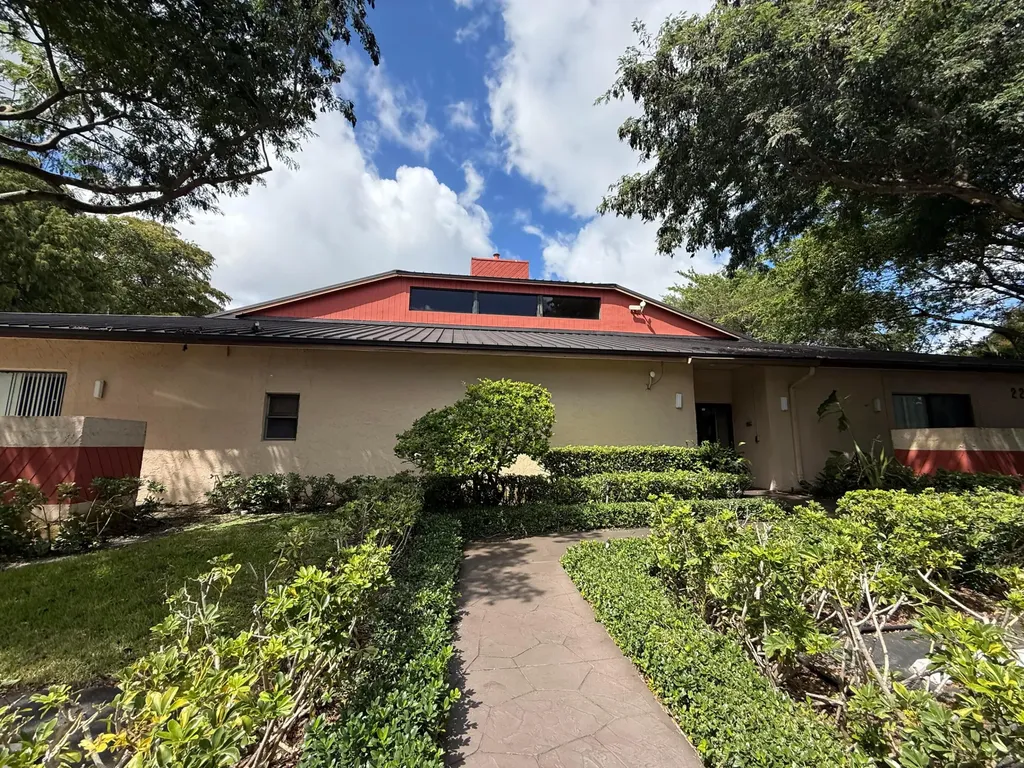 2202 S Cypress Bend Drive Pompano Beach FL 33069