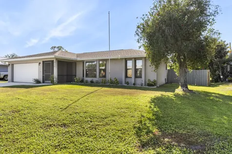 814 SE Starflower Avenue Port St Lucie FL 34983