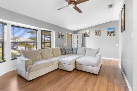 814 SE Starflower Avenue Port St Lucie FL 34983