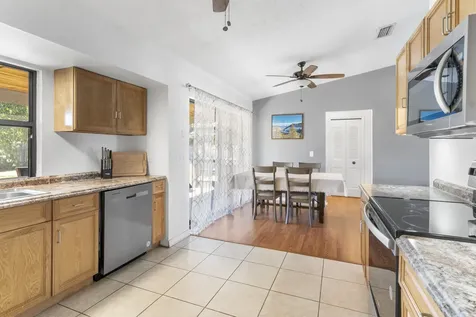 814 SE Starflower Avenue Port St Lucie FL 34983