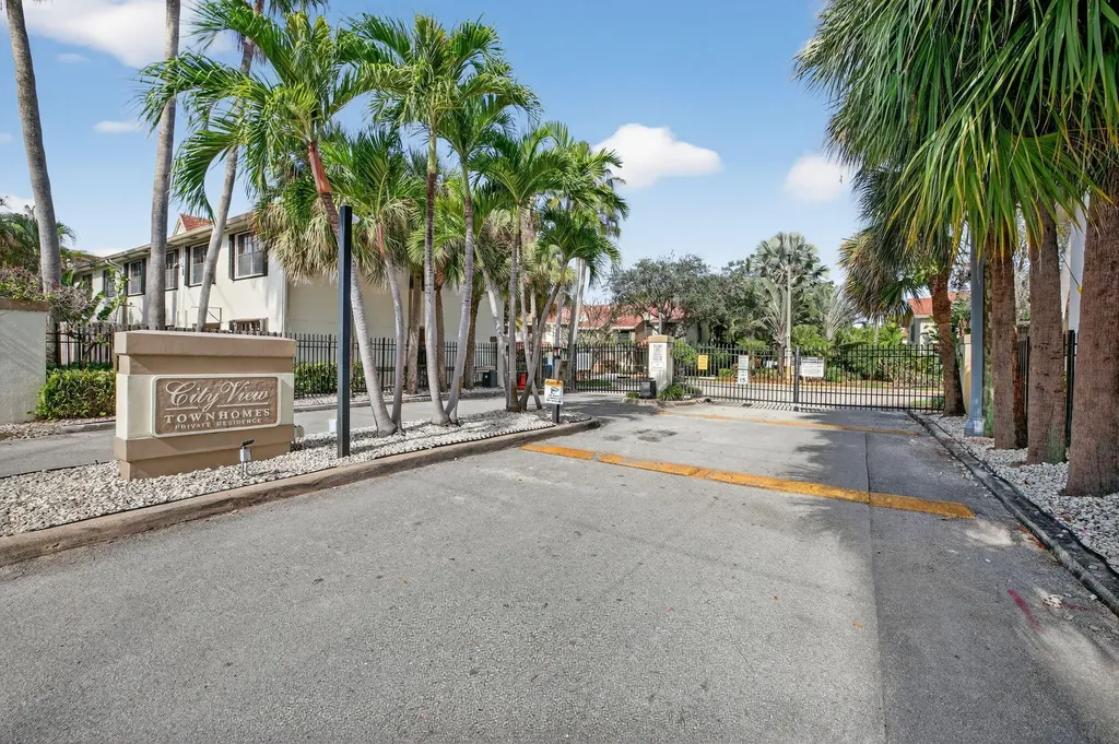 237 City View Drive Fort Lauderdale FL 33311