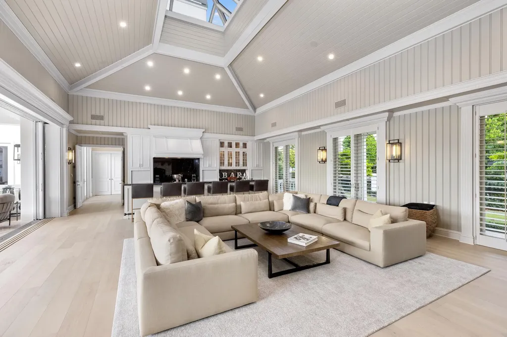 2989 Spanish River Road Boca Raton FL 33432