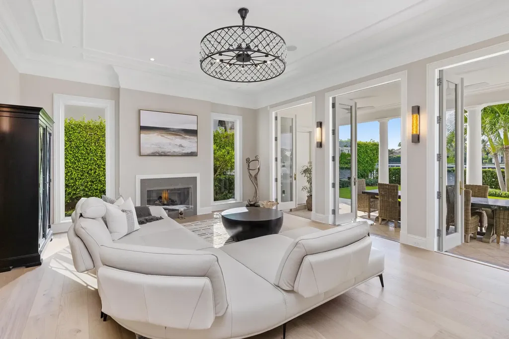 2989 Spanish River Road Boca Raton FL 33432