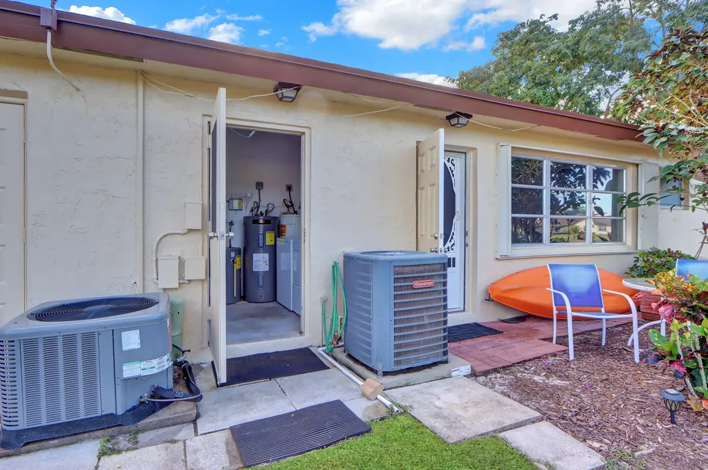 14050 Nesting Way Delray Beach FL 33484