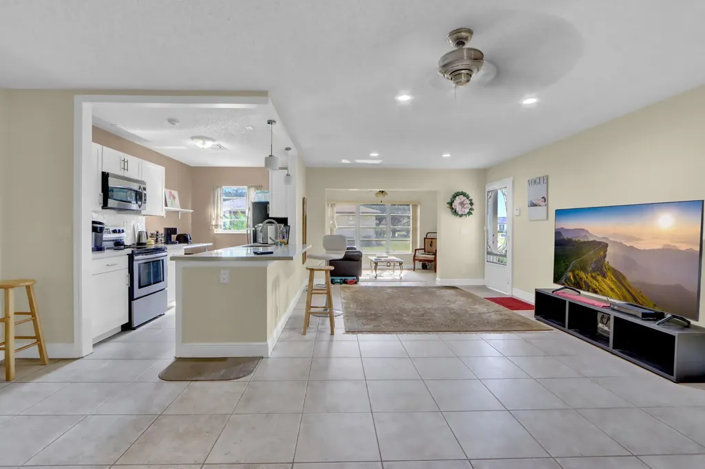 14050 Nesting Way Delray Beach FL 33484