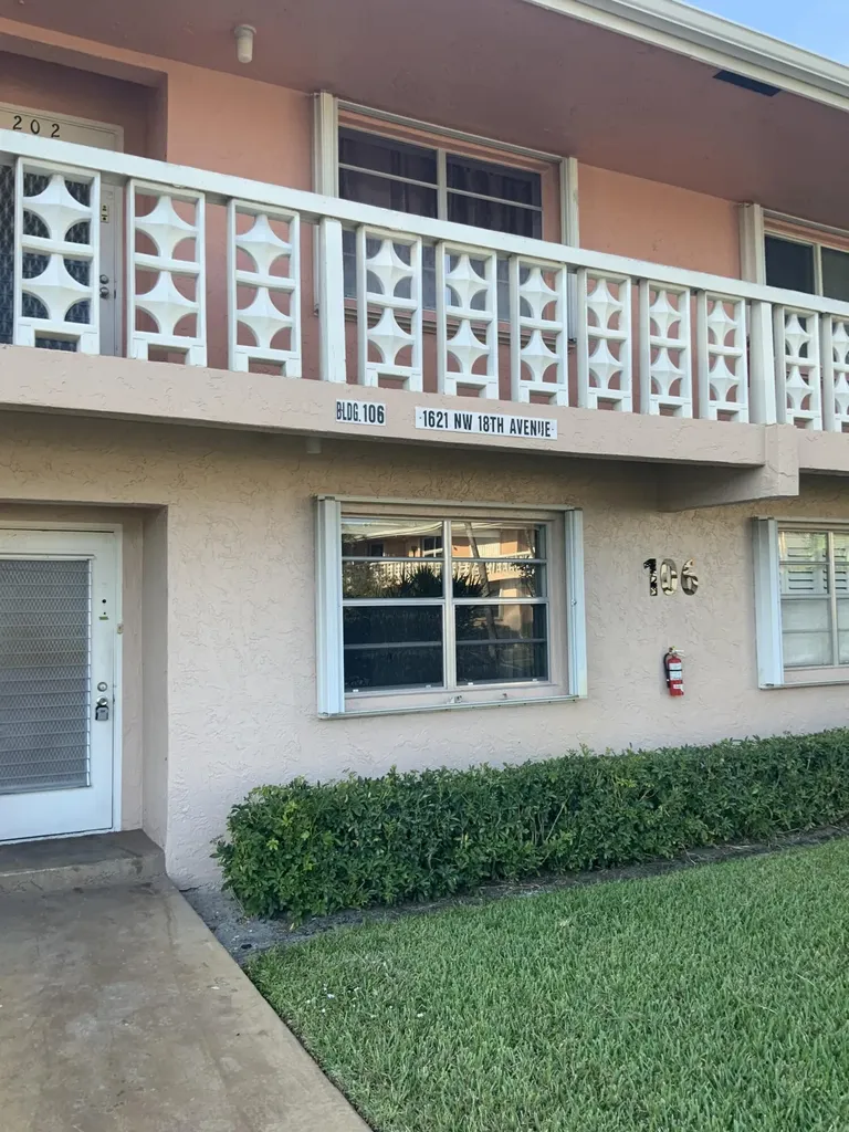1621 NW 18th Avenue Delray Beach FL 33445