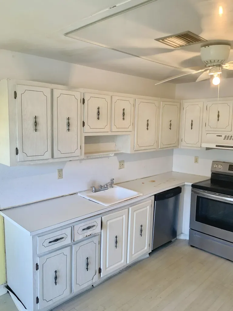 1621 NW 18th Avenue Delray Beach FL 33445