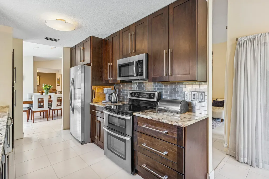 21033 Cottonwood Drive Boca Raton FL 33428