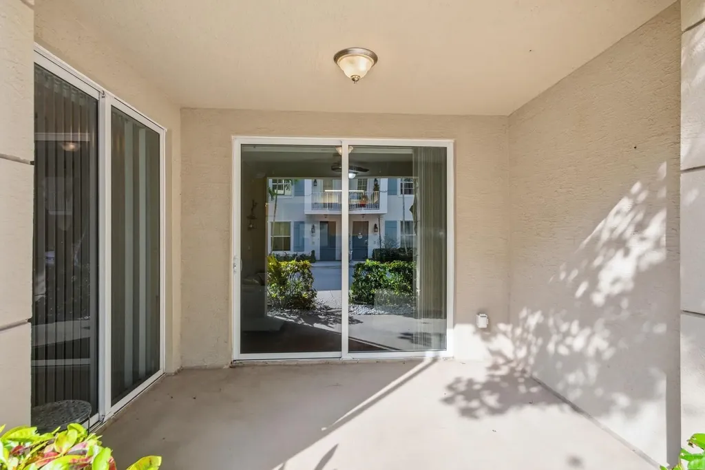 4 Renaissance Way Boynton Beach FL 33426