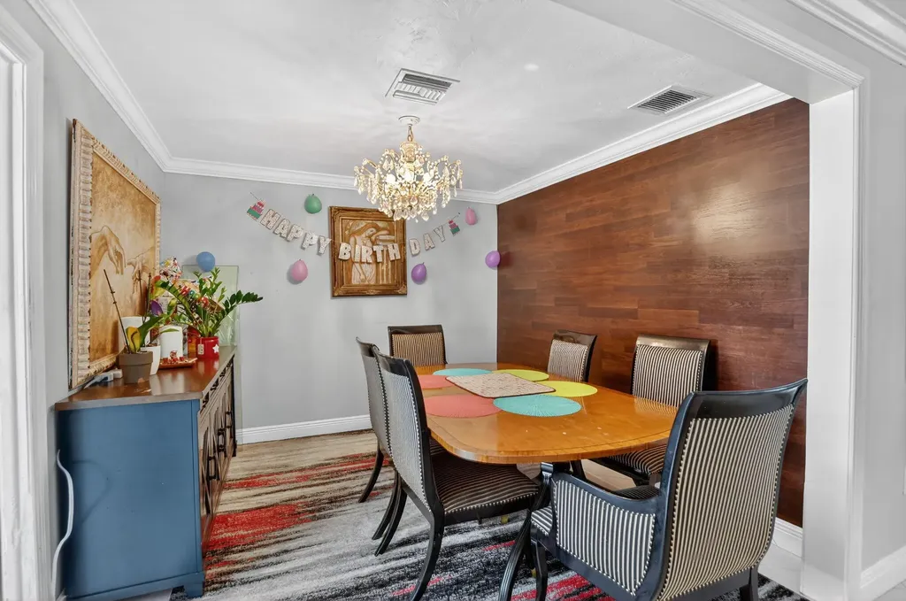 256 SW 11th Place Boca Raton FL 33432