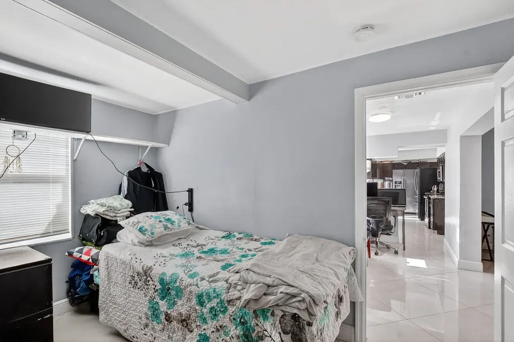 256 SW 11th Place Boca Raton FL 33432