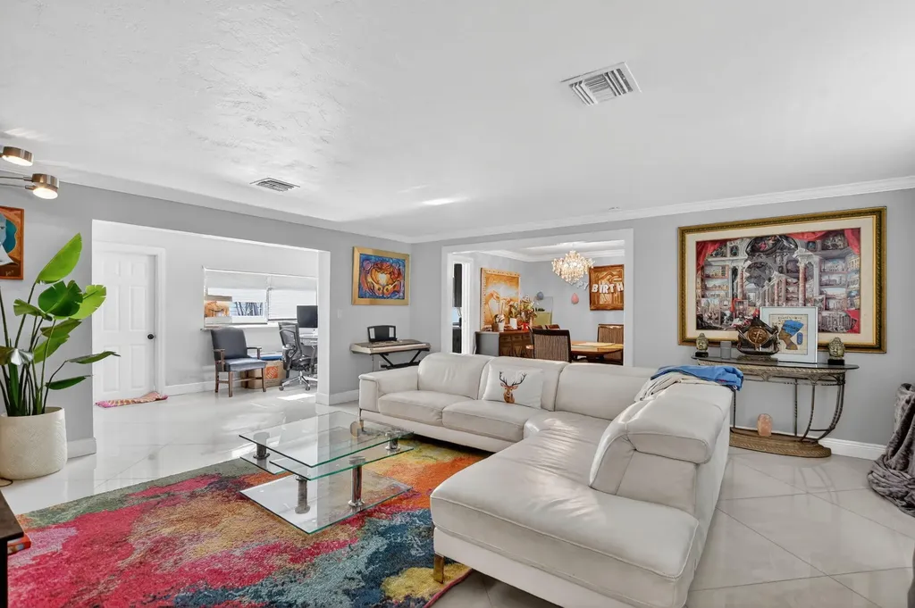 256 SW 11th Place Boca Raton FL 33432