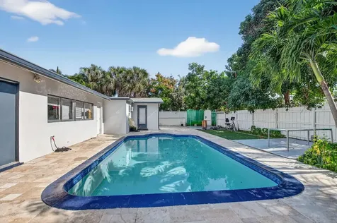 256 SW 11th Place Boca Raton FL 33432