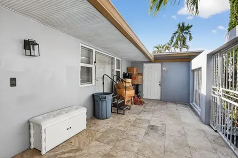 256 SW 11th Place Boca Raton FL 33432