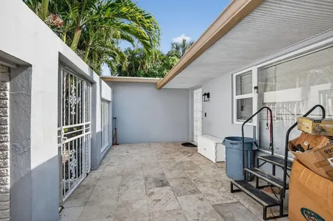 256 SW 11th Place Boca Raton FL 33432