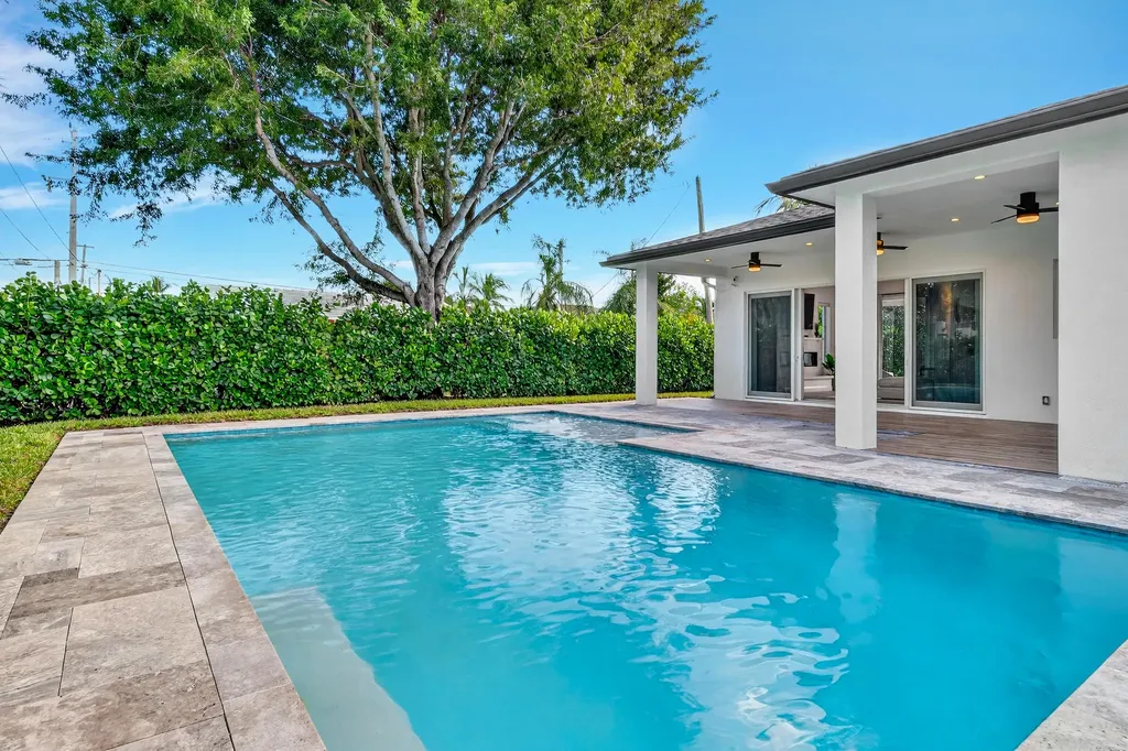 301 Pilgrim Road West Palm Beach FL 33405
