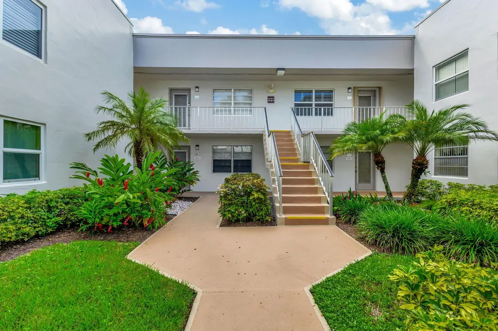 185 Normandy Delray Beach FL 33484