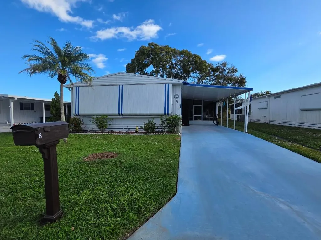 5 Yolanda Lane Port St Lucie FL 34952