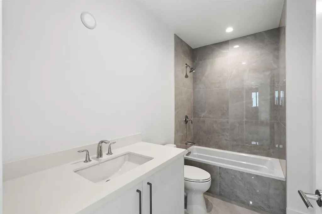 485 E Royal Palm Road Boca Raton FL 33432