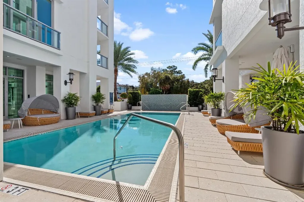 485 E Royal Palm Road Boca Raton FL 33432