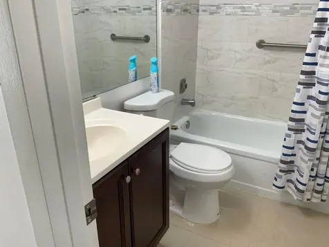 223 Fanshaw F Boca Raton FL 33434