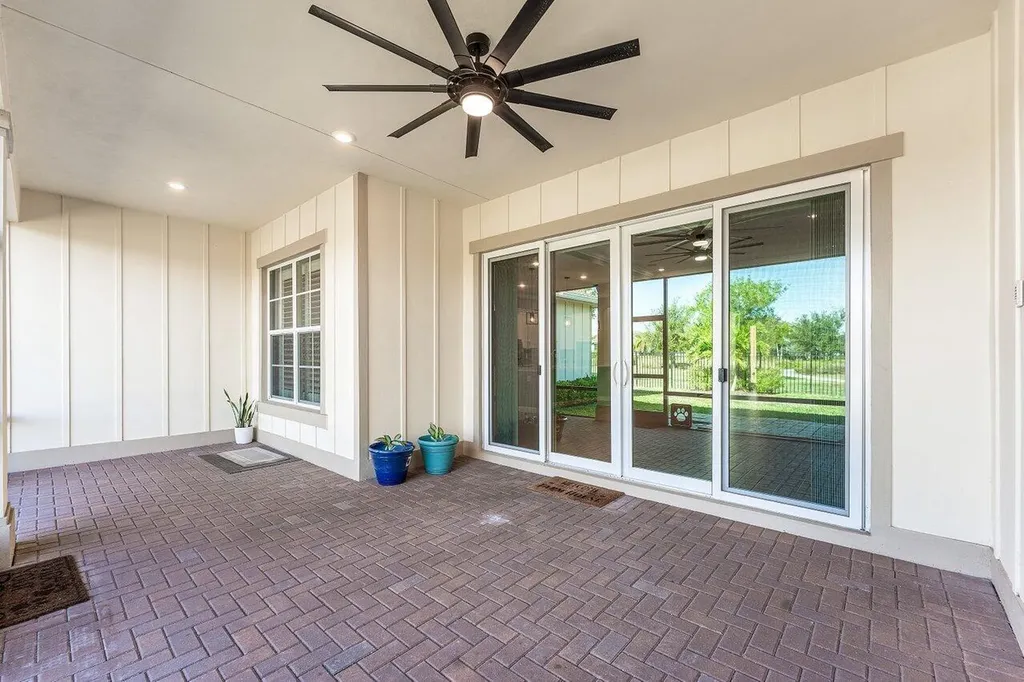 940 Hookline Circle Loxahatchee FL 33470