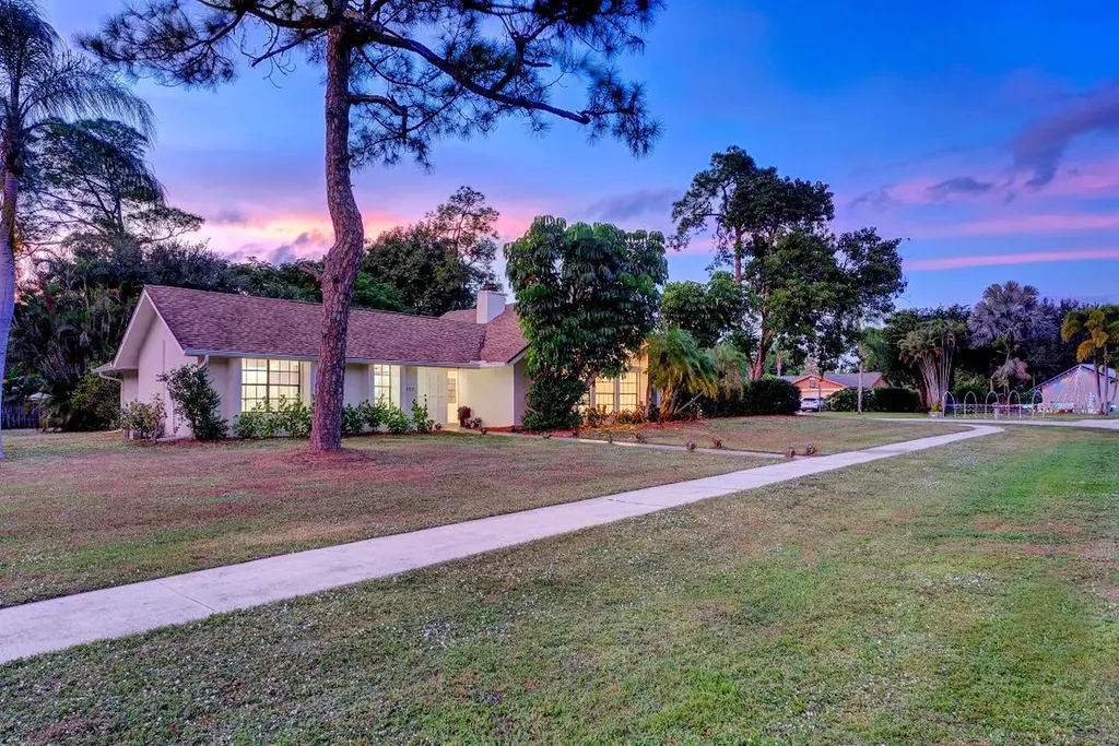 225 Sulky Way Wellington FL 33414