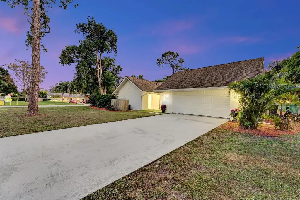 225 Sulky Way Wellington FL 33414
