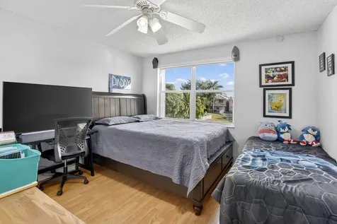 9232 NW 55th Street Sunrise FL 33351