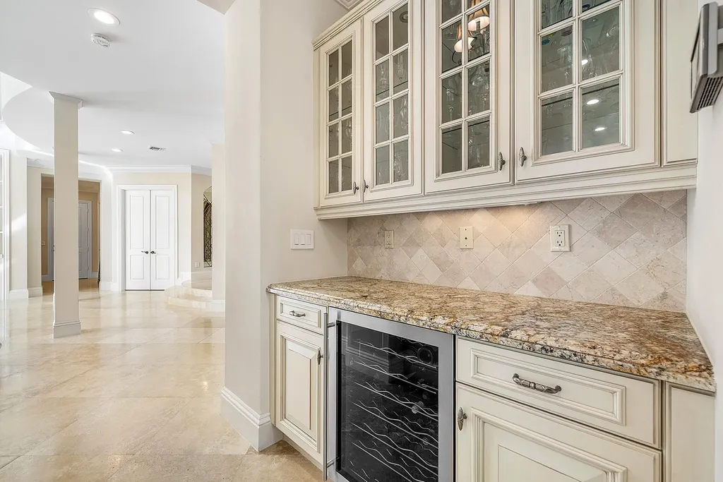 398 NE 7th Street Boca Raton FL 33432