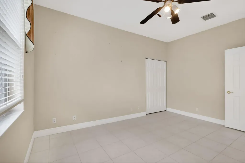 10564 Royal Caribbean Circle Boynton Beach FL 33437