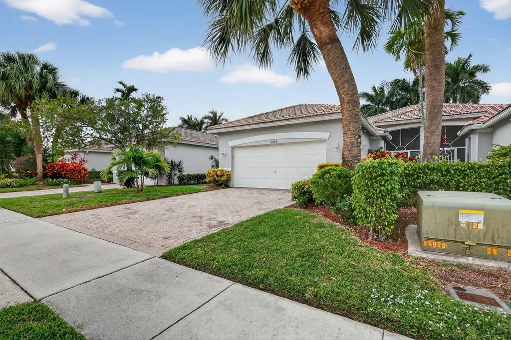 10564 Royal Caribbean Circle Boynton Beach FL 33437