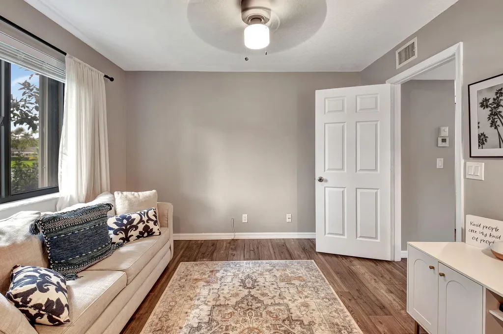 22 Via De Casas Sur Boynton Beach FL 33426