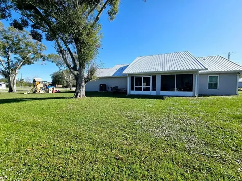 603 NW 11th Avenue Okeechobee FL 34972
