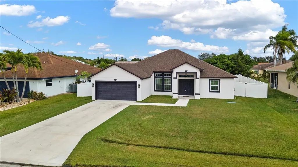 5207 NW South Lovoy Circle Port St Lucie FL 34986