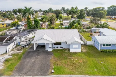 316 NW Avenue E Belle Glade FL 33430