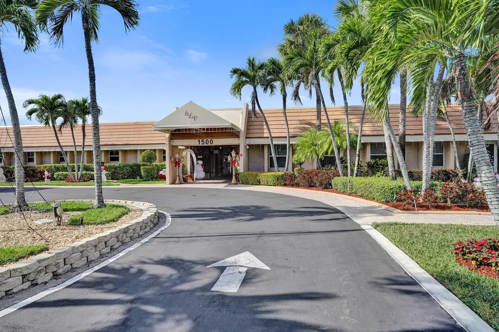 140 Lake Meryl Drive West Palm Beach FL 33411