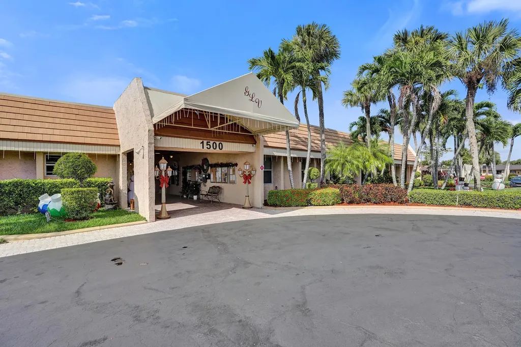 140 Lake Meryl Drive West Palm Beach FL 33411
