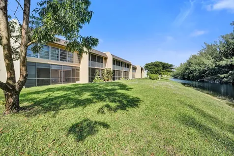 140 Lake Meryl Drive West Palm Beach FL 33411