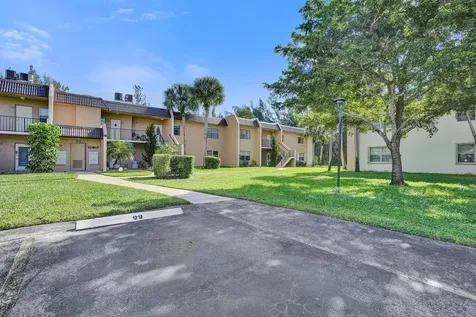140 Lake Meryl Drive West Palm Beach FL 33411