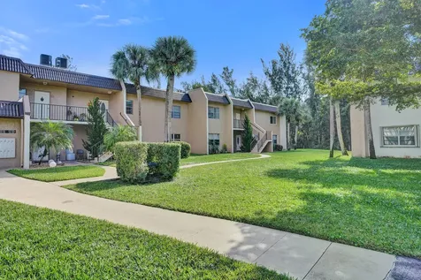 140 Lake Meryl Drive West Palm Beach FL 33411