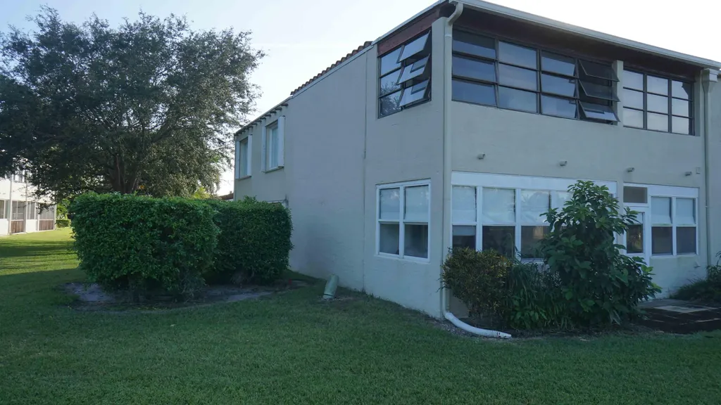2601 Boundbrook Boulevard Palm Springs FL 33406