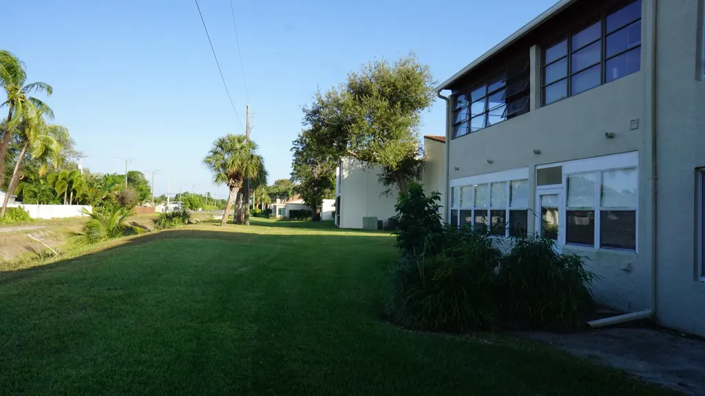 2601 Boundbrook Boulevard Palm Springs FL 33406