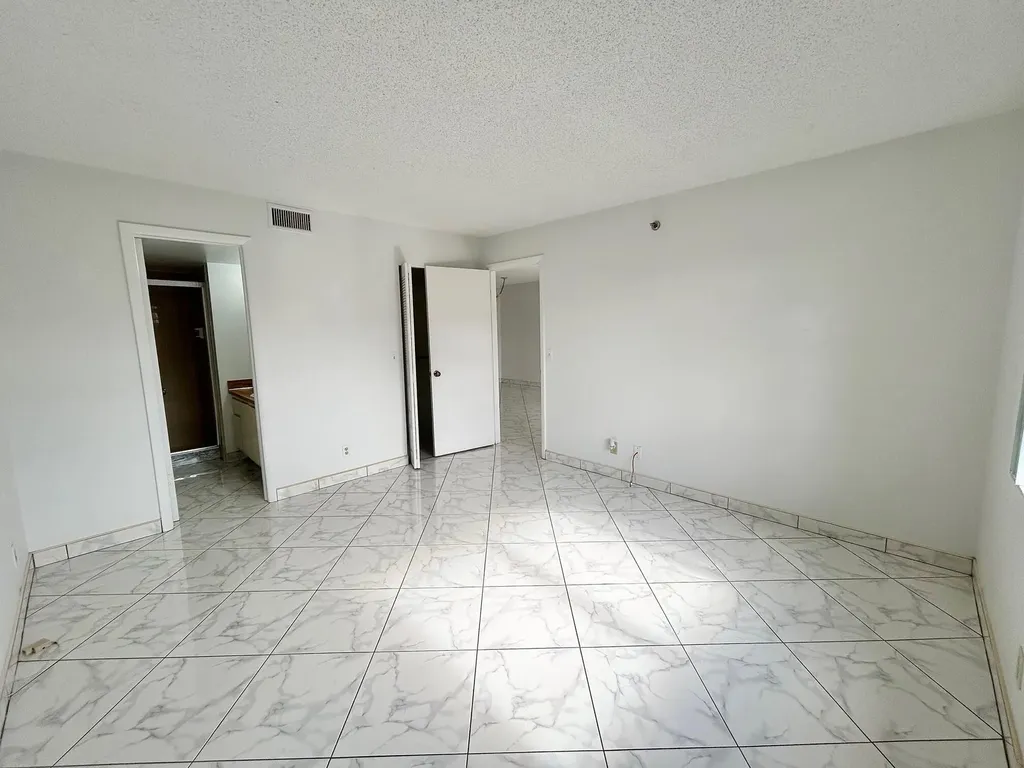 4700 Lucerne Lakes Boulevard W Lake Worth FL 33467