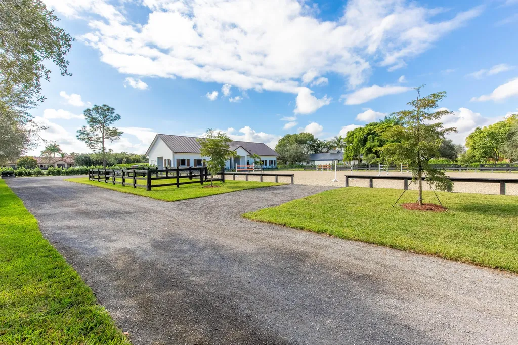 2889 Appaloosa Trail Wellington FL 33414