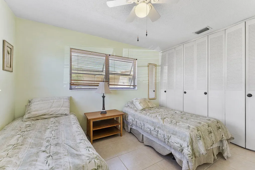 2523 Dudley Drive W West Palm Beach FL 33415