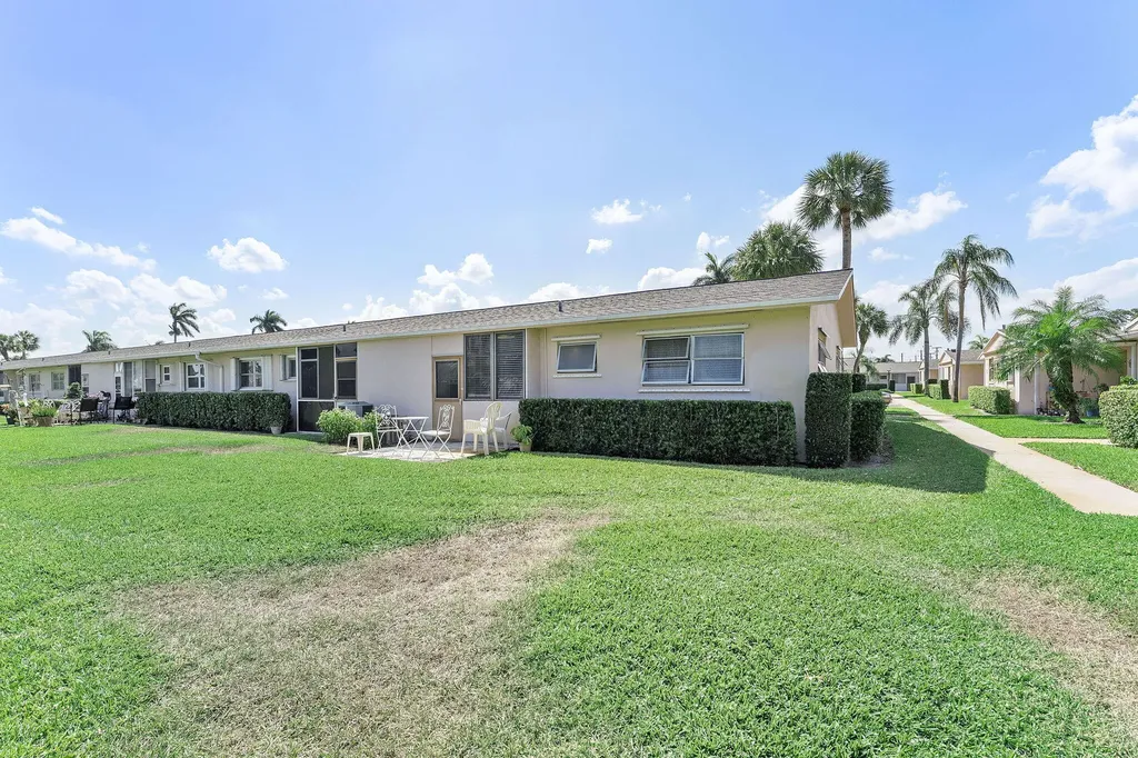 2523 Dudley Drive W West Palm Beach FL 33415