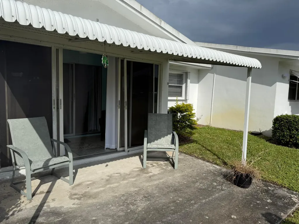 300 SW Golfview Terrace Boynton Beach FL 33426