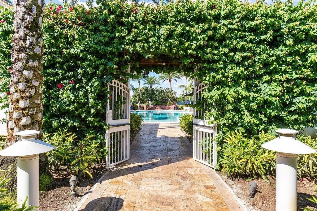 4848 Chamal Circle Boca Raton FL 33487